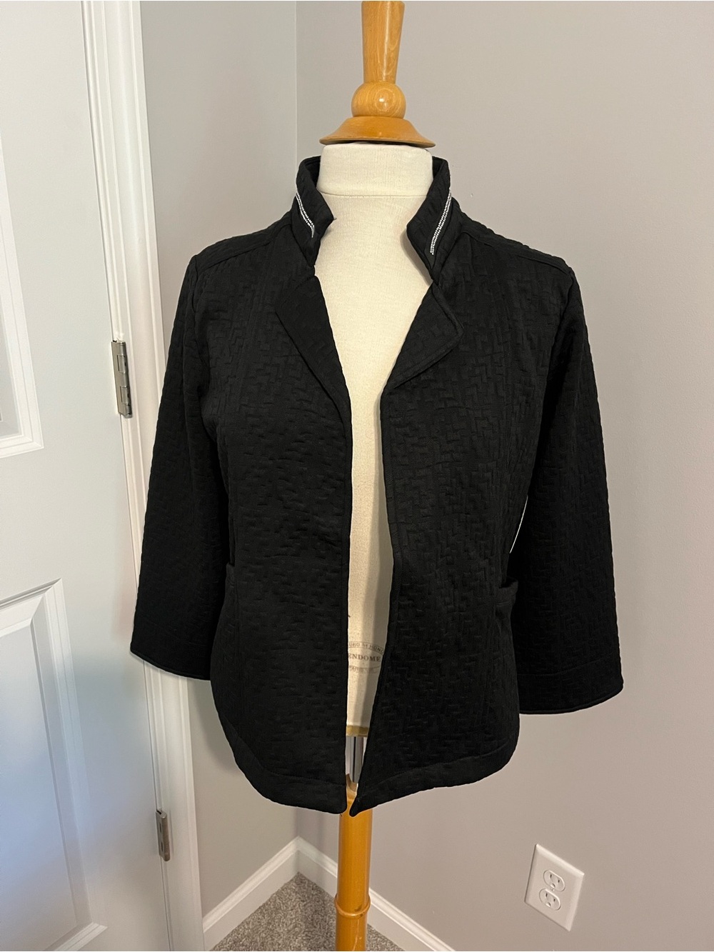 Onque Casuals Black Textured Marina Day Trip Jacket Sz S NWT